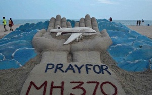 Tiếp viên máy bay QZ8501 của AirAsia cầu nguyện cho... MH17